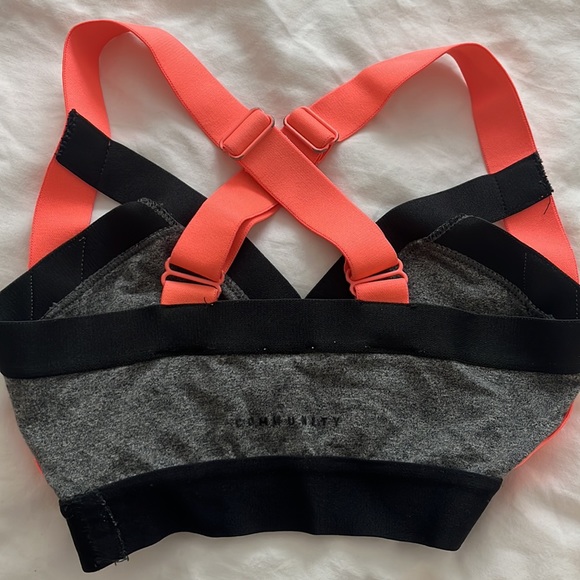 Aritzia Sports Bra - Picture 3 of 5